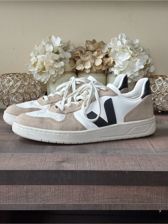 Veja V-10 Sneakers