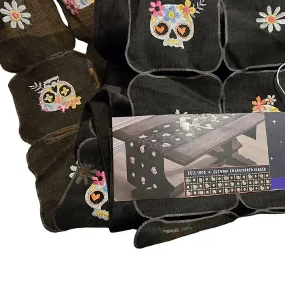 Lunaville Halloween Table Runner Set – Embroidered Day of the Dead – New