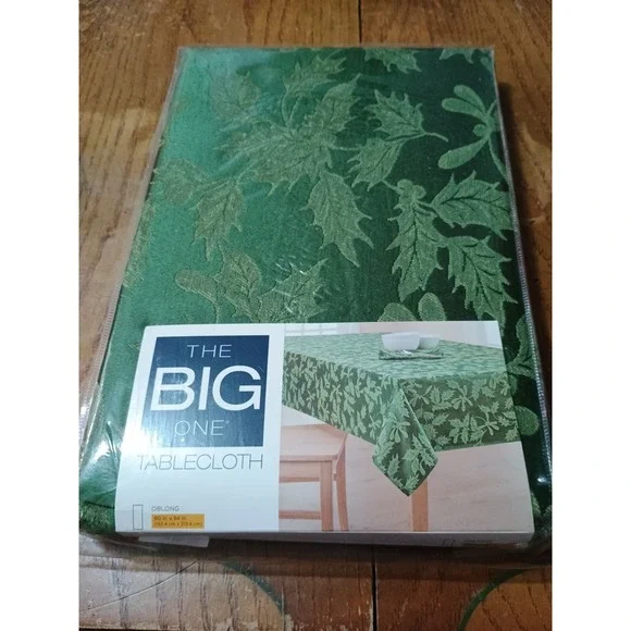 NWTThe Big One‎ GREEN Holly Leaf Print Oblong Tablecloth 60