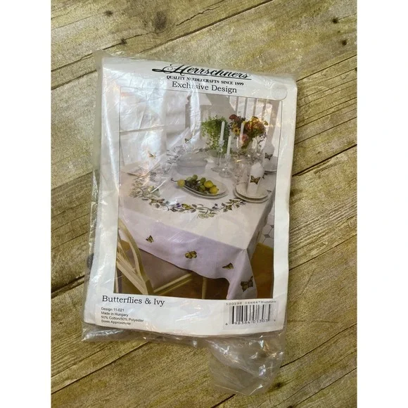 Herrschners Exclusive Design Butteries & Ivy 14x44
