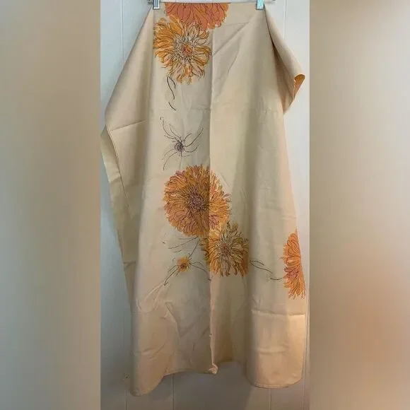 Beige Chrysanthemum Floral Spiders Tablecloth 80x60” Home Decor Retro