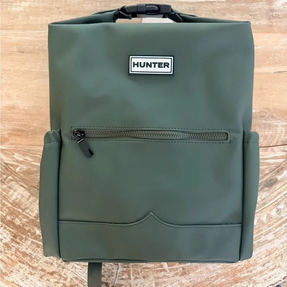 NWT Hunter Top Clip Back Pack