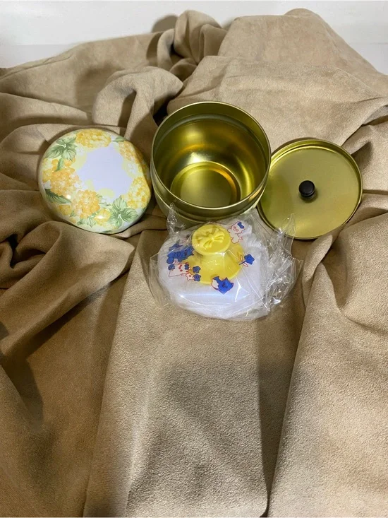 Dusting Powder Tin W/Powder Puff Face Body or Baby