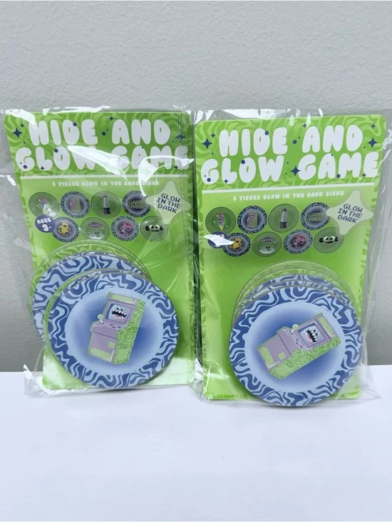 Hide and Glow Game Glow-in-the-Dark Set of 16 Discs - Green & Blue, New!