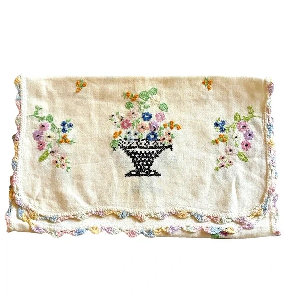 Vintage Flower Embroidered Dresser Vanity Table Scarf Linen Crochet Trim READ