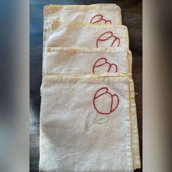 Lot Of 4 Vintage Napkins Beige Linen Red Embroidered Flower Party