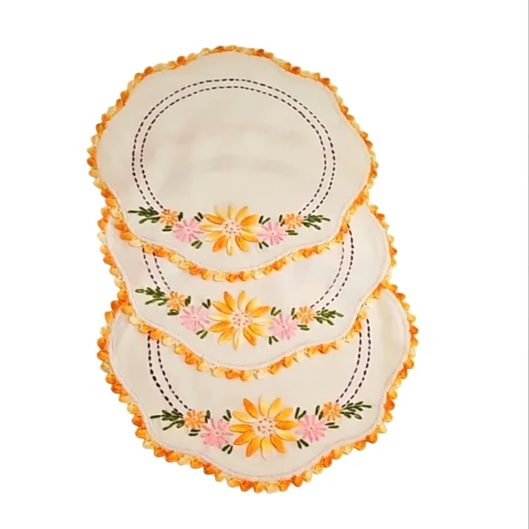 Hand Crafted Needlepoint Doily Circular Set-5 Botanical yellow floral farmhouse