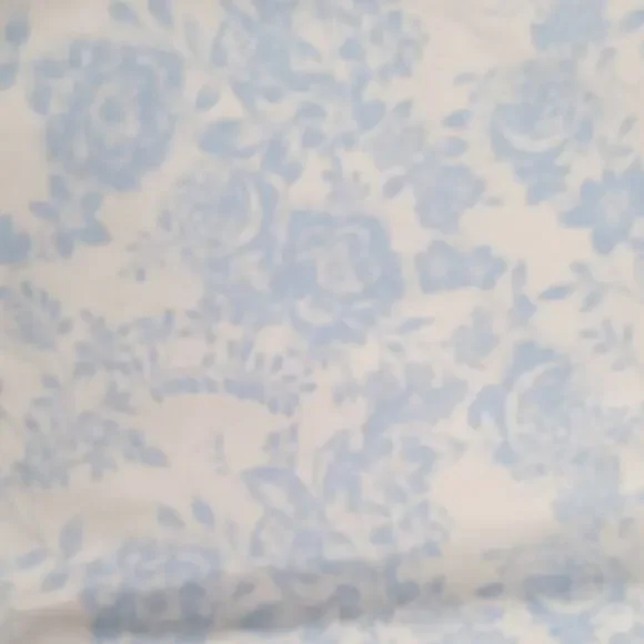 Sur La Table 100% Cotton Hemmed Table Runner Blue/White Floral French Country