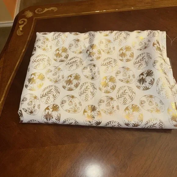 Unbranded Rectangular Tablecloth 60”X 84”Beige & Gold