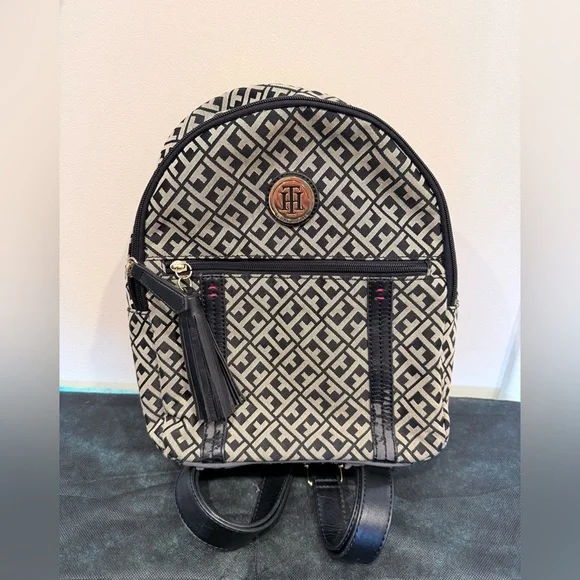 🔥Tommy Hilfiger Monogram Mini Backpack - Black & Cream🔥