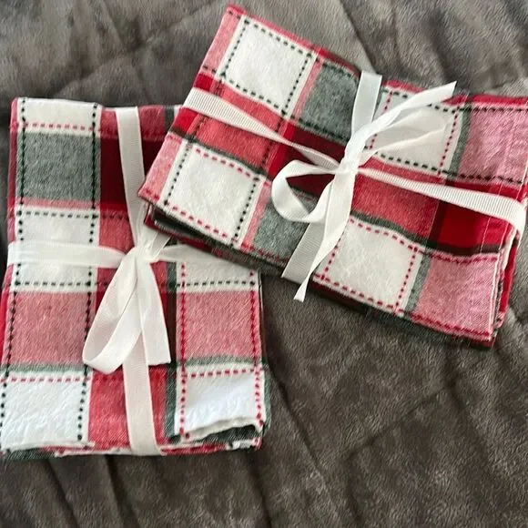 Set of 5 Bold & Vibrant White Green Red Plaid Cotton Cloth Christmas Napkins