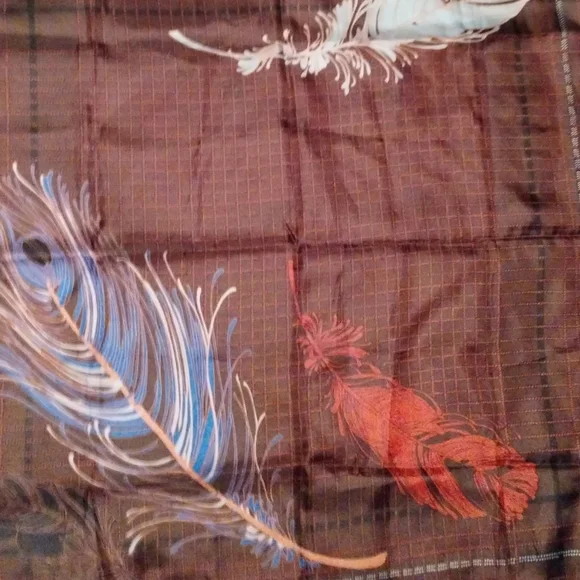Large feather tablecloth