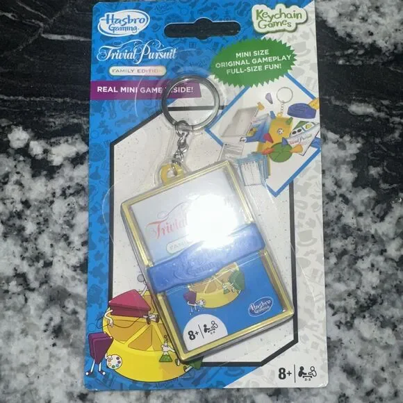 Trivial Pursuit Mini Game Keychain Hasbro Mini Size Full-Size Fun Family Edition