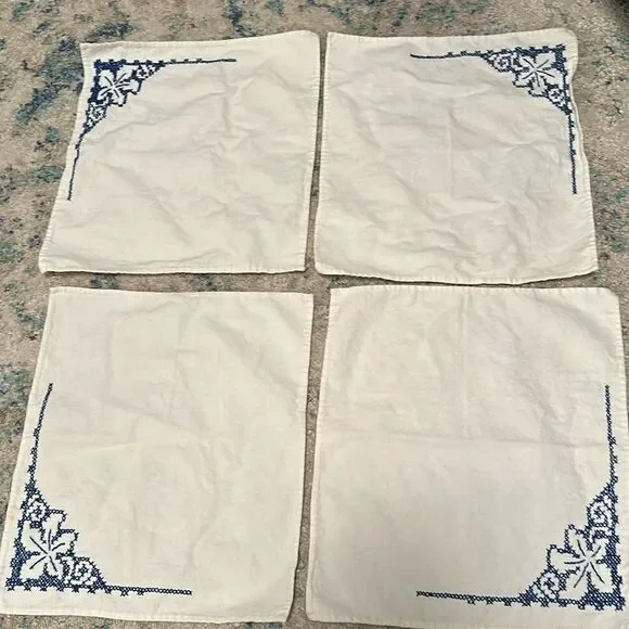 Vintage Embroidered Table Linens (napkins) Lot of 4