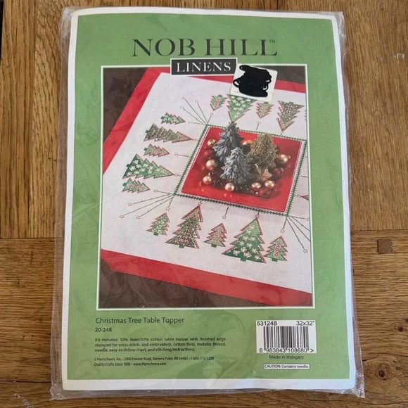 Nob Hill Lines Christmas Tree Table Topper Kit