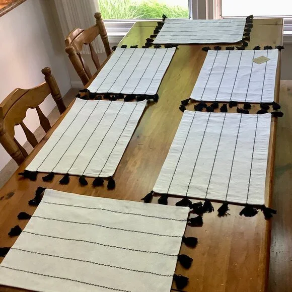 Set of 6 White / Black Placemats  Rectangular.