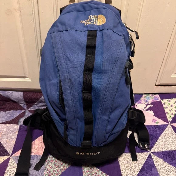 The North Face Backpack for hiking travel school multiple uses 32L