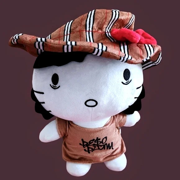 Hello Kitty Peso Pluma Plush Backpack
