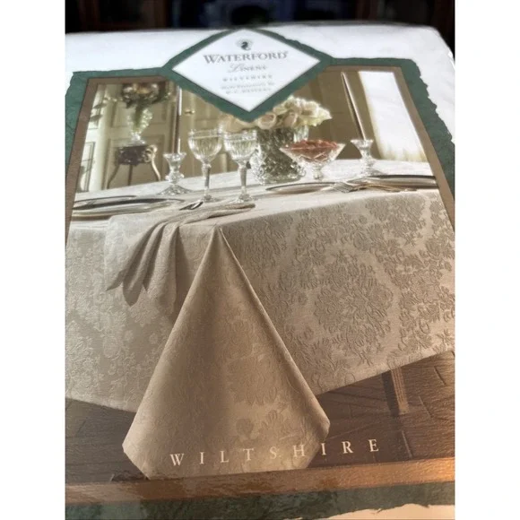 Waterford Oblong Tablecloth Wiltshire Style 70