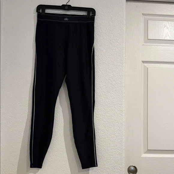 ALO airlift High waist Yoga Black Leggings