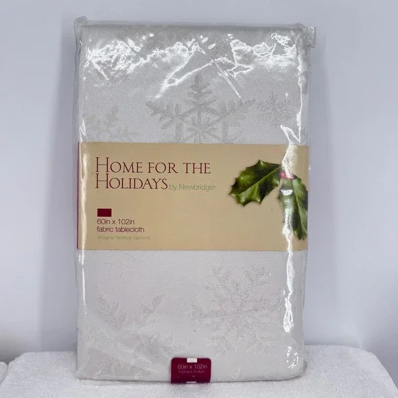 Vtg NOS Newbridge Home for the Holidays Snowflake Fabric Tablecloth 60in x 102in