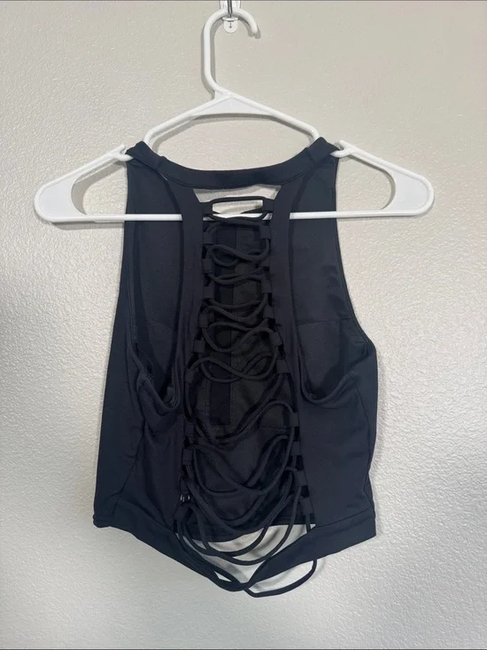 ALO Yoga Lace Up Movement Tank in Black - M