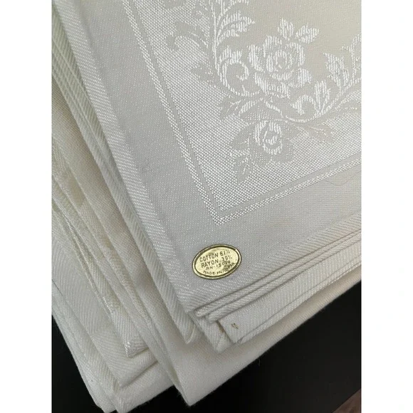 1940's Bardwil Made‎ in Japan Ivory Tablecloth 52