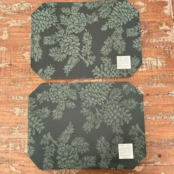 Bardwil Linens 8 Piece Set Green Pinecone Leaf Placemats 18x13 New