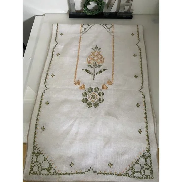 Vintage 1960s Linen Embroidered Floral‎ Cross Stitch Handmade Table Runner 14x42