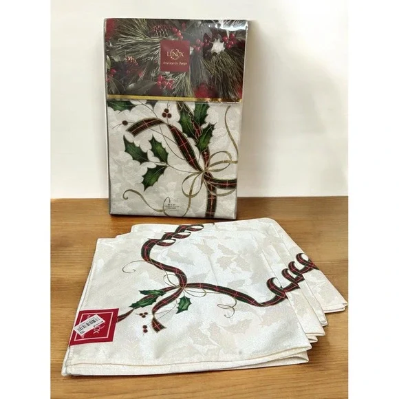 Lenox Holiday Nouveau Tartan Tablecloth 60 X 84 & 4- Napkins NEW