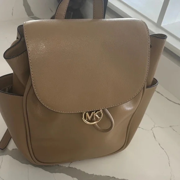 Michael Kors Beige Leather 🎒 Drawstring Backpack Cheryl Medium