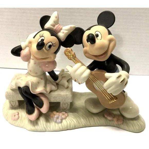 Lenox Disney Mickey Minnie SWEETHEART SERENADE Guitar Porcelain Figurine‎ NIB