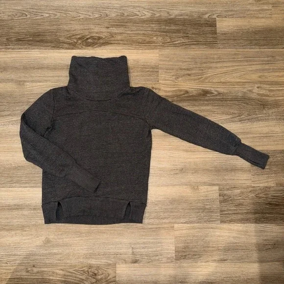 ALO Yoga Haze Turtleneck Pullover Sweatshirt Womens Medium Gray Cozy‎ Athleisure