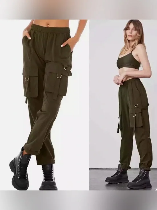 High-Waist City Wise Cargo Pants in Dark Olive by Alo Yoga size XS Casual