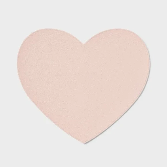 NEW Heart Shaped Placemats Charge Pink Target Threshold New