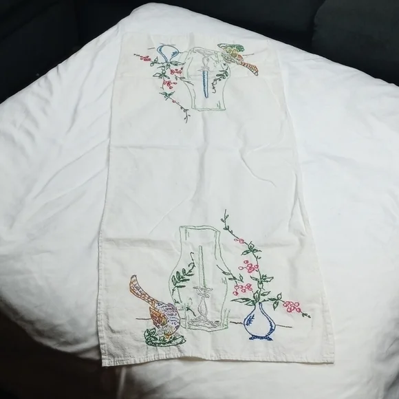 Embroidered table runner