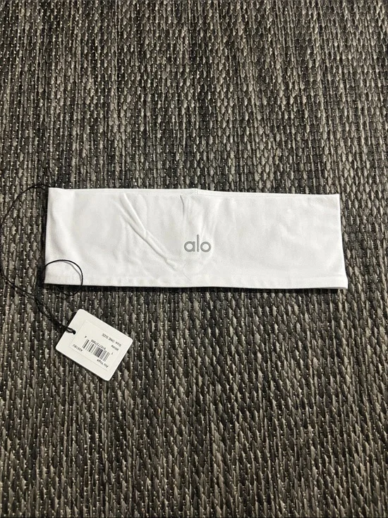 Alo Yoga Performance Conquer Headband White