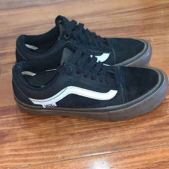 Vans Black and White skateboard Sneakers size 4