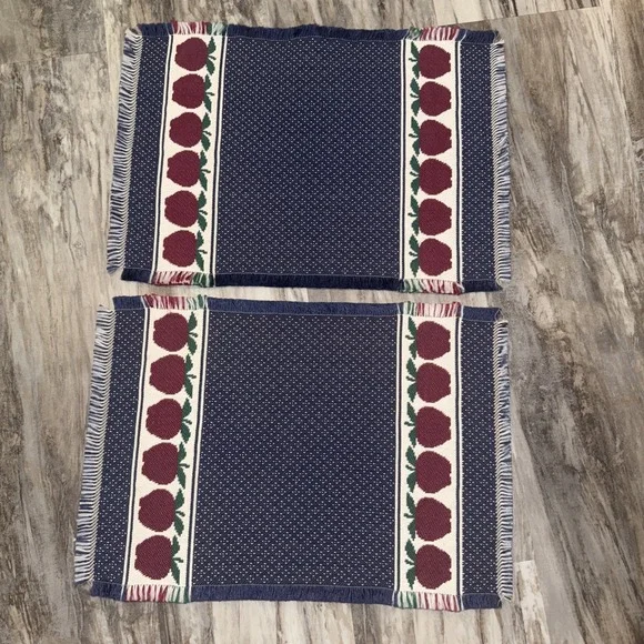 Set Of 2 VTG Apple Placemats Loomed Fringe Blue Cream Burgandy Speckled 20X14