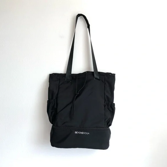 NWT Beyond Yoga Black Athleisure Convertible Shoulder Tote Backpack Gym Bag