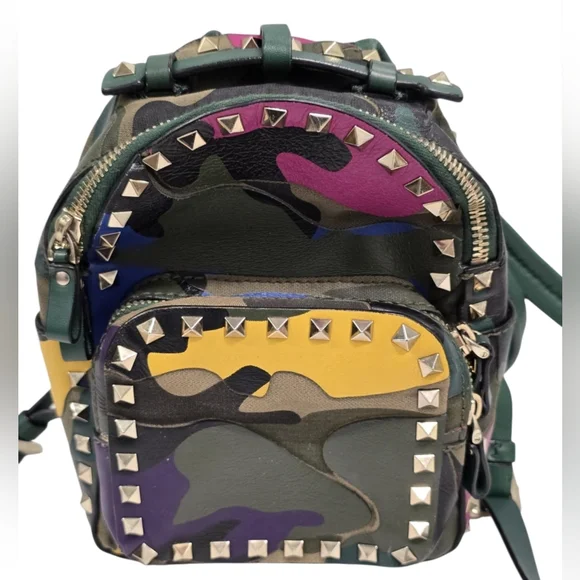 VALENTINO Garavani Rockstud Leather Backpack Camouflage‎