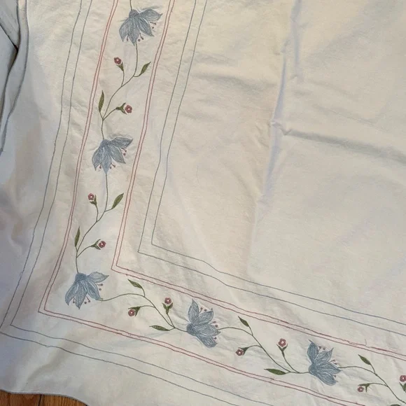 VTG Floral Hand Embroidered Cotton Tablecloth 60x90 grannycore