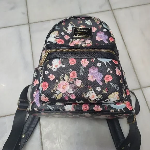 Disney Loungefly Women's Black Floral Print Zipper Around Backpack Rare HEART