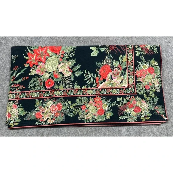 April Cornell Tablecloth Merry Black Christmas Cottage Floral Cotton 58x110