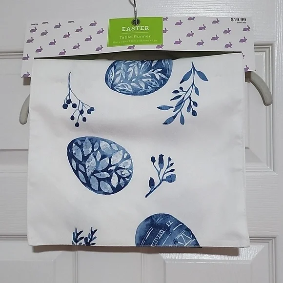 NWT Easter table runner