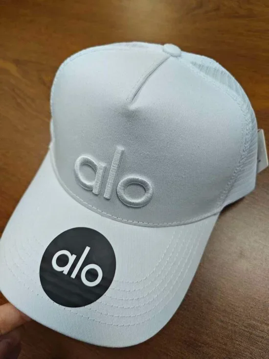 🤍🔅 NWT ALO Yoga White District Trucker Hat/Tennis Golf Sport /Unisex