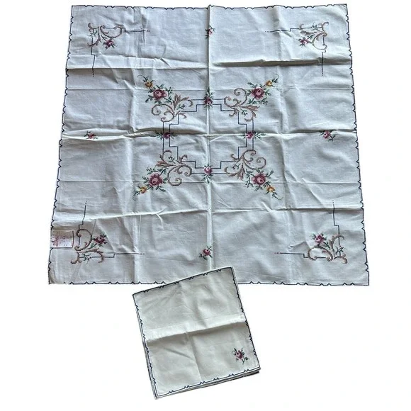 Vintage Linen Embroidered Table Topper & 6 Napkins Cottagecore Shabby Chic Italy