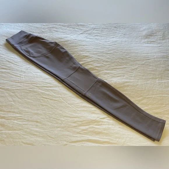 ALO Yoga, grayish purple color leggings. Size Small.