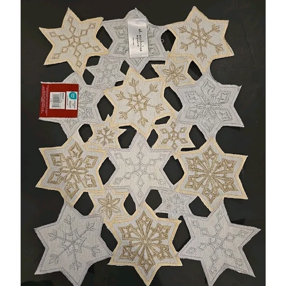 St. Nicholas Square Snowflake Cutout Placemat Set of 4 ~ NWT 13