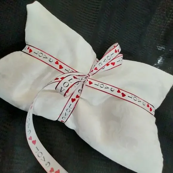 VINTAGE IVORY DAMASK FLORAL PATTERNED 56